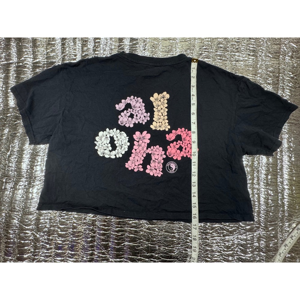 T&C Surf Designs Hawaii Aloha Floral Cropped Graphic Tee Black Large